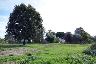  Terrain  vendre 700 m