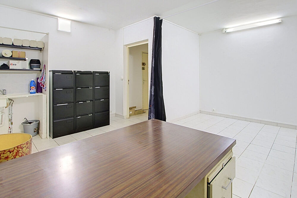   À VENDRE EN EXCLUSIVITE - Local Commerce/Bureaux/Habitation de 66 m²  Salernes Salernes