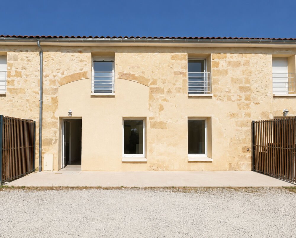 Location Maison A LOUER MAISON DE TYPE 4 AVEC EXTERIEUR - SECTEUR PUGNAC Pugnac