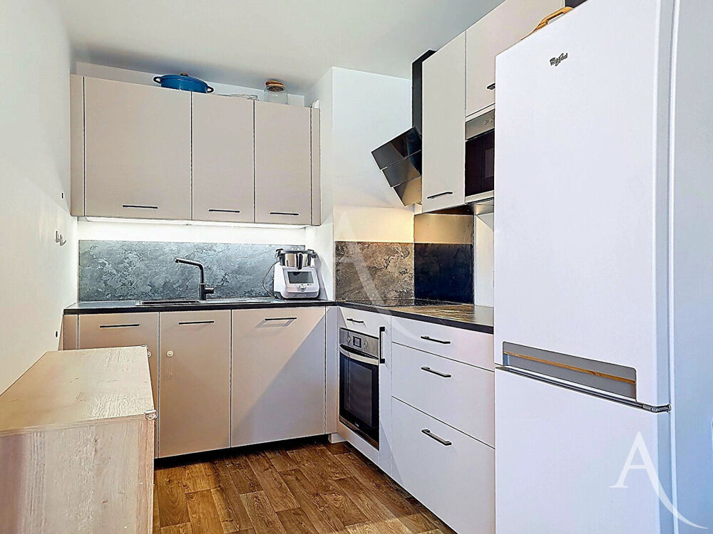 Appartement Mantes La Ville 4 pièces avec terrasse, parking et charges toutes comprises
