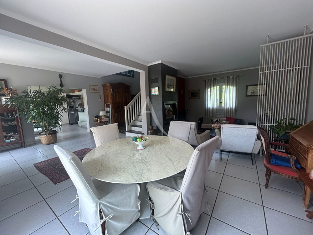 Maison à Carcassonne avec piscine et garage