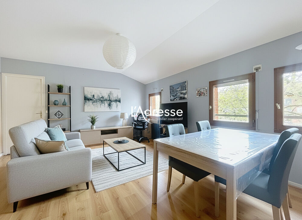 - Tournefeuille (hyper centre) - Appartement T3 avec une place de stationnement privative.