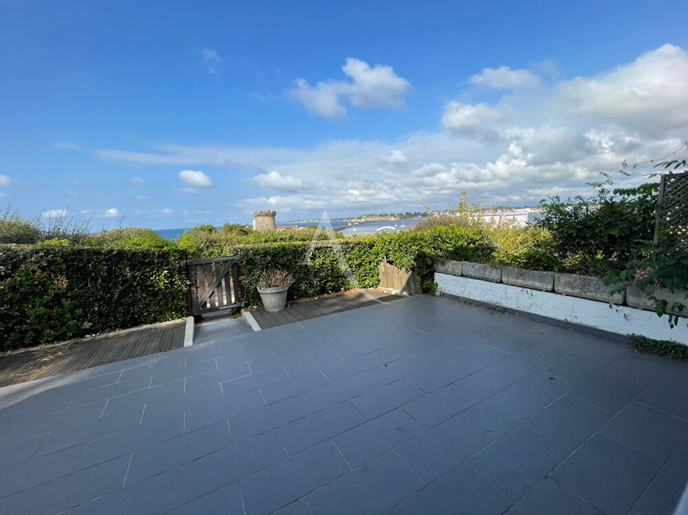 Ciboure - T3/4 avec grande terrasse et vue exceptionnelle sur le Fort et la baie de St Jean de Luz