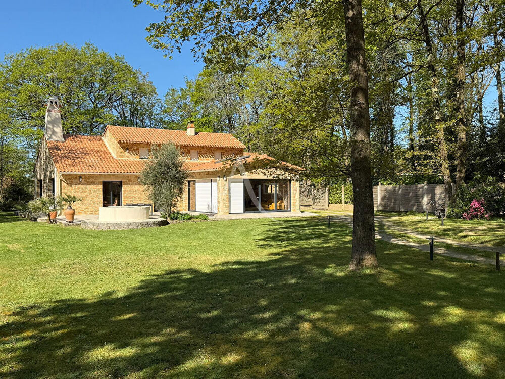 Maison 7 pièces 200 m² · à Le Cellier · 200 m² · 549 999 €
