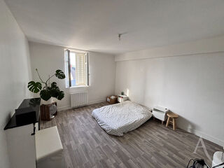  Appartement à louer 3 pièces 75 m²