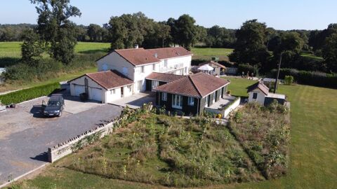   Haute Vienne, Le Dorat, Superb Residence  La Campagne Avec 6 Chambres Et Piscine Interieur Maison - 8 pice(s) - 377 m
