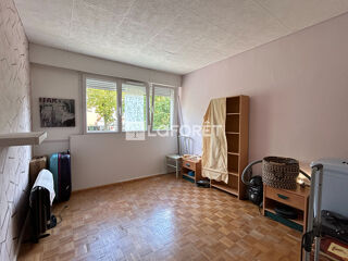  Appartement à louer 4 pièces 74 m²