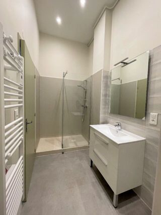  Appartement à louer 3 pièces 78 m²