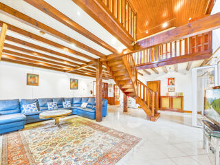  Maison  vendre 7 pices 240 m