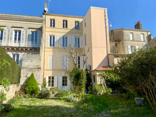  Immeuble à vendre 8 pièces 260 m²