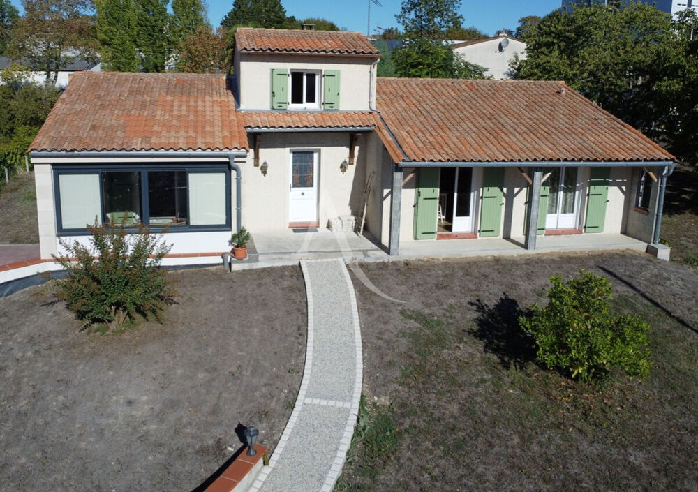 Maison Archiac 5 pièce(s) 139 m2