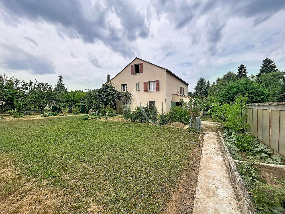 Maison familiale avec appartement indépendant et piscine à Prayssac
