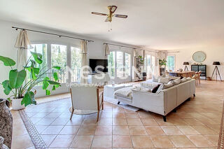  Maison  vendre 9 pices 315 m