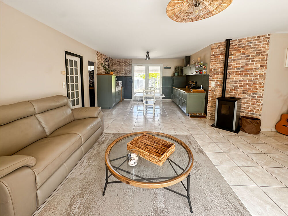 Belle maison de plain-pied avec 4 chambres, Jardin Clos