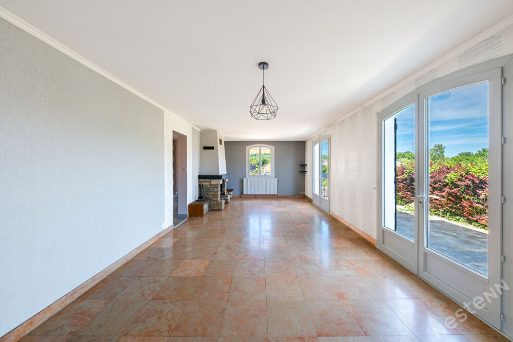 Maison familiale à Fontaines de 195 m² avec 5 chambres
