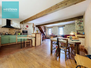 Vente Maison A vendre, ensemble de 162m² maison de village et appartement et jardin intimiste sur la commune de Saint Michel de Lanes. Saint michel de lanes