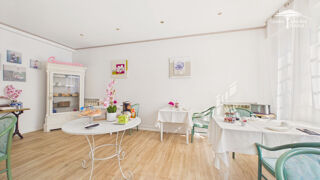  Maison à vendre 15 + pièces 735 m²