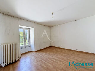 Immeuble à vendre 15 + pièces 290 m²