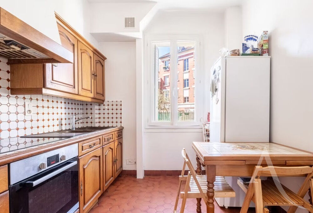 Vente Appartement Appartement CHAVILLE  gare cRER C Chaville Vélizy  2 pièces   47 m2  CHARME, CALME ET EMPLACEMENT IDÉAL Chaville