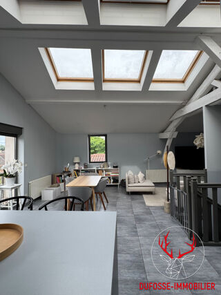  Appartement à louer 4 pièces 100 m²
