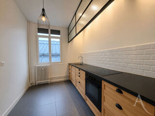  Appartement à louer 3 pièces 76 m²