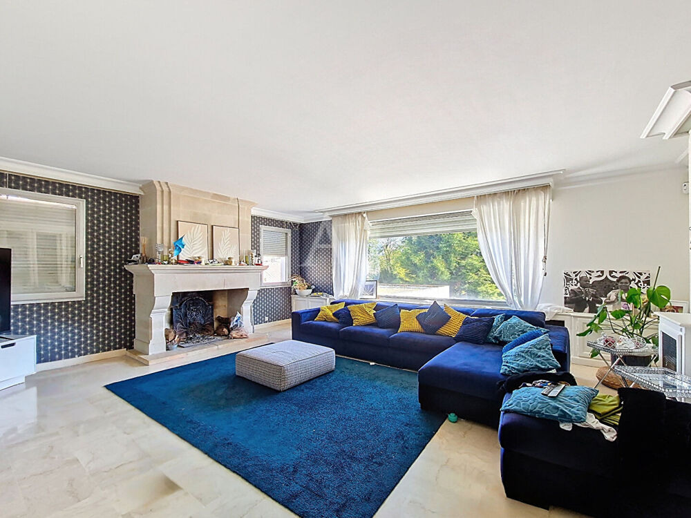 Ensemble immobilier atypique au coeur de Vihiers