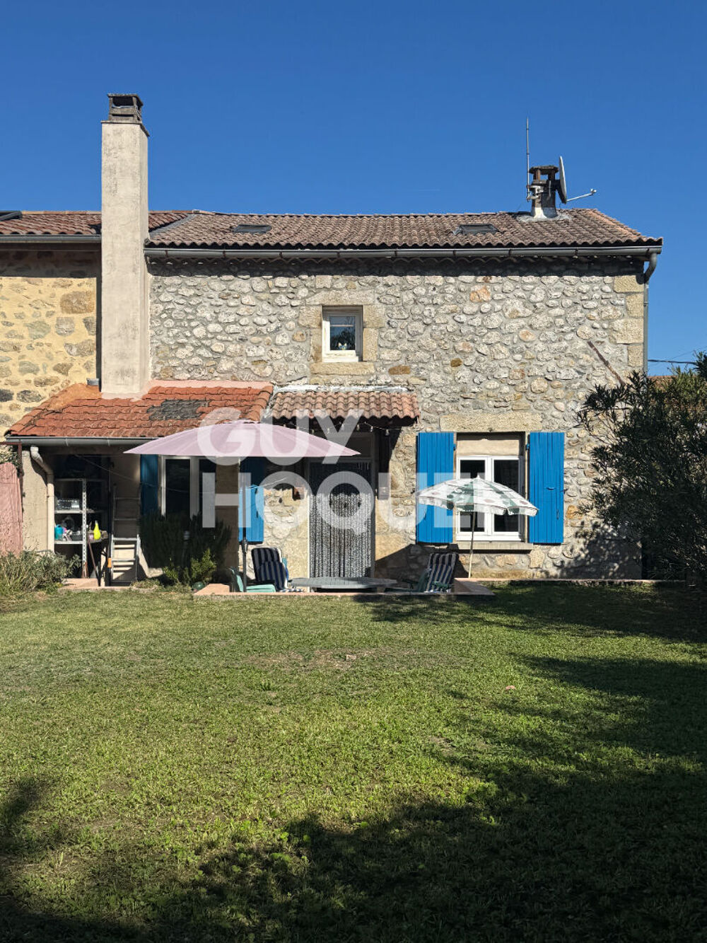 Maison en pierre de 6 pièces principales + studio 45m² indépendant