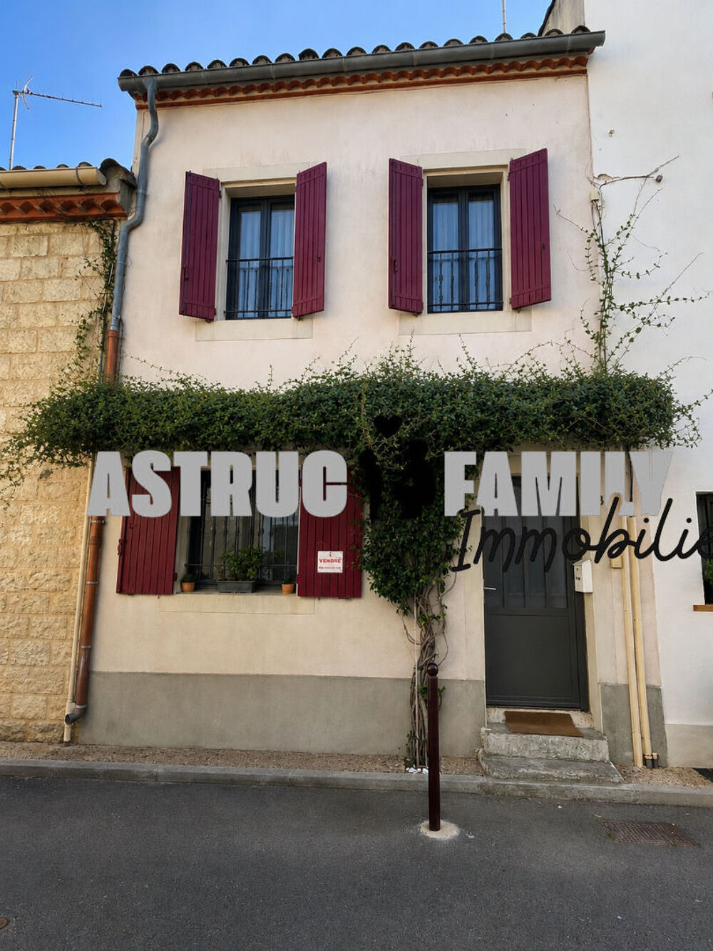 AIGUES-MORTES INTRA-MUROS - MAISON DE CHARME DE 106 m² - PATIO - APPARTEMENT INDÉPENDANT
