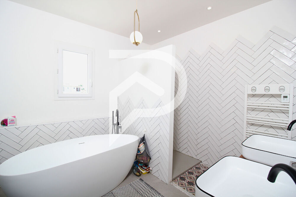 � vendre  Maison Aigues-Mortes (30220)