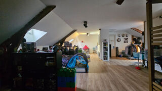  Maison à louer 8 pièces 164 m²