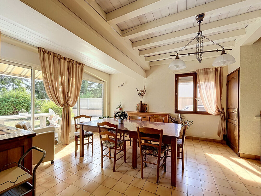 Vente Maison Le Pouzin Villa d'architecte, 4 chambres, bureau, jardin de 950m², quartier calme. Le pouzin