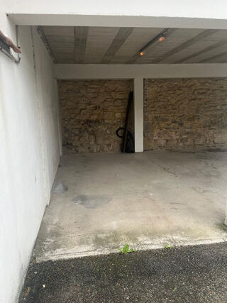  Parking / Garage à louer 10 m²