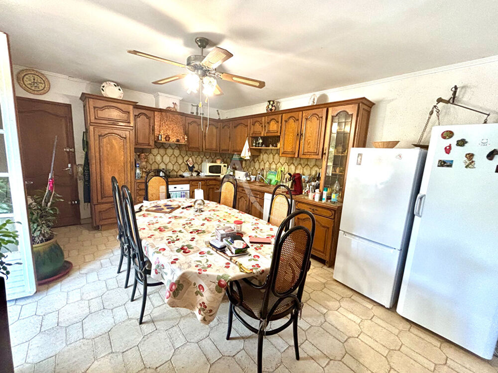 Vente Maison VILLEVEYRAC, Villa de 212m2 avec d�pendance sur 1033m2 de terrain Villeveyrac