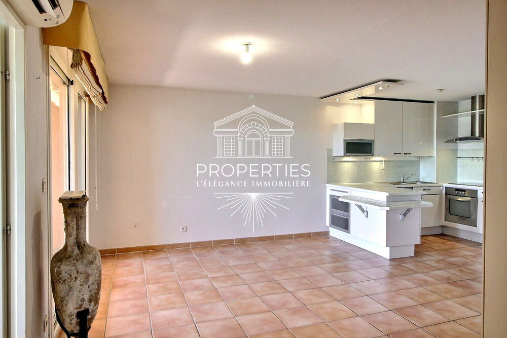 Location Appartement BORMES - LE PIN - T2 - 50 -M² ASCENSEUR - TERRASSE - PROCHE COMMERCES Bormes les mimosas