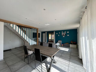  Maison � vendre 7 pi�ces 207 m� Escles