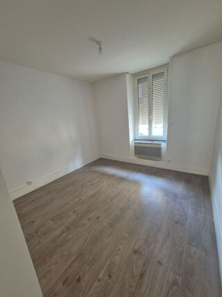  Appartement à louer 2 pièces 33 m²