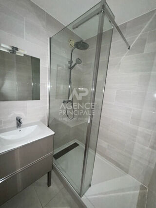  Appartement à louer 4 pièces 80 m²