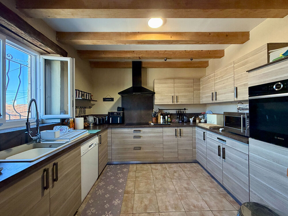 Vente Maison Charmante maison de caractère rénovée avec  4 chambres, grange et jardin arboré Ventouse