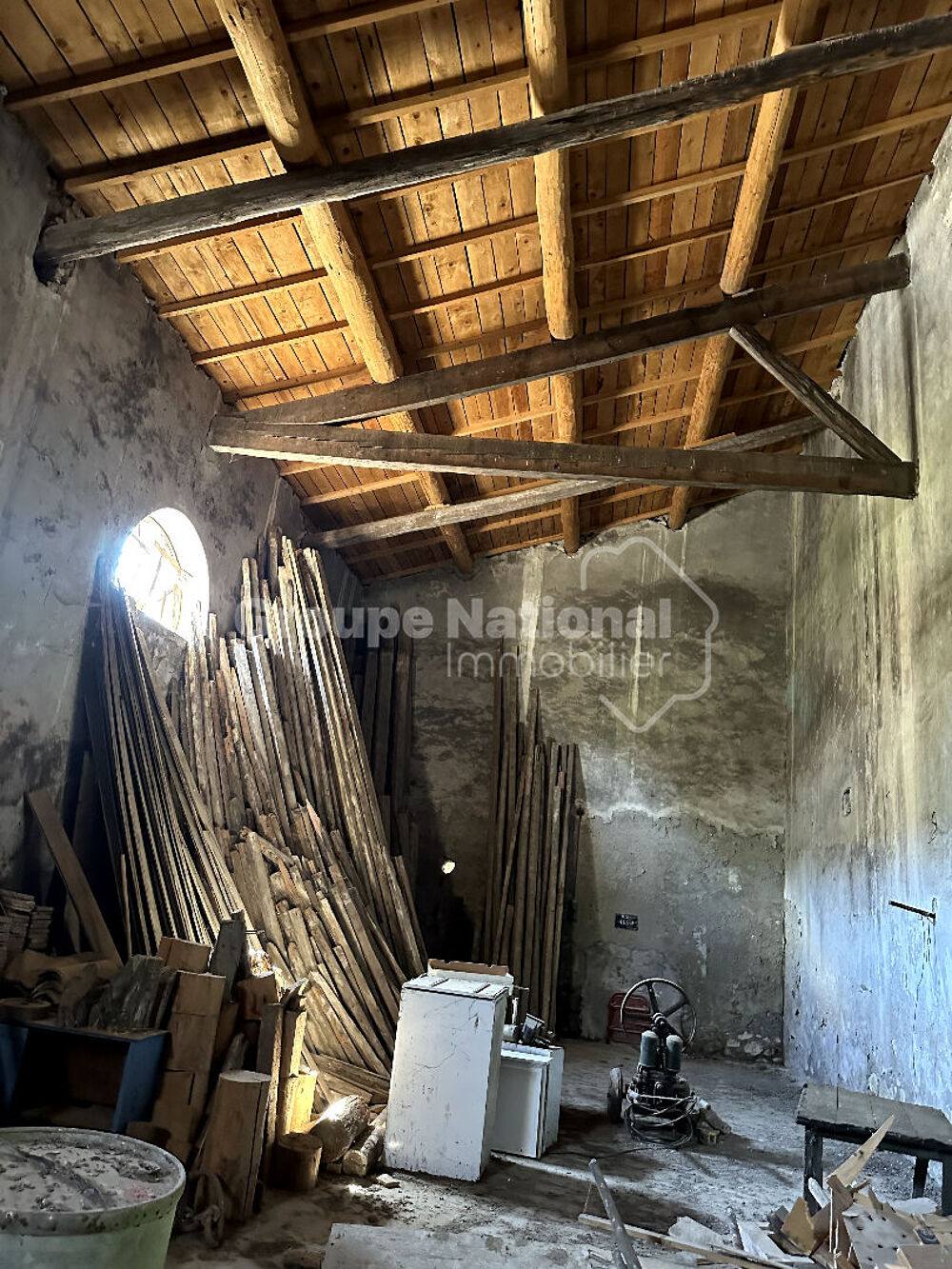 Vente Remise/Grange Remise de 375m2 en bon état Saint genies de malgoires