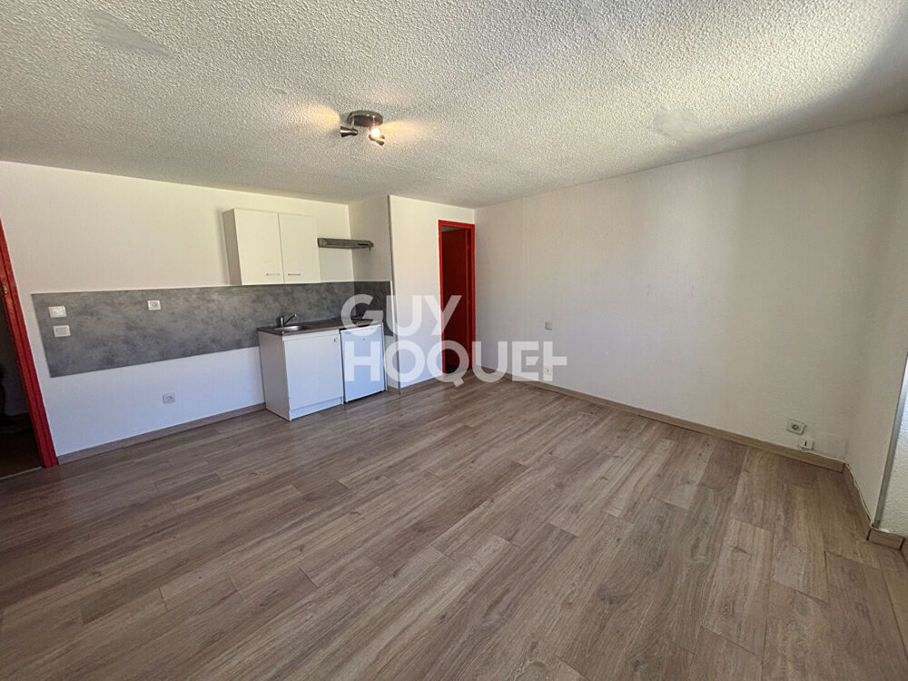 Appartement T1 à louer au dernier étage à Aubenas - Centre Ville