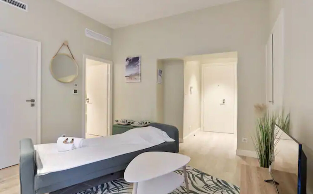 Vente Appartement Top Secteur : 2 pièces avec terrasse Calme La Croisette Cannes Cannes