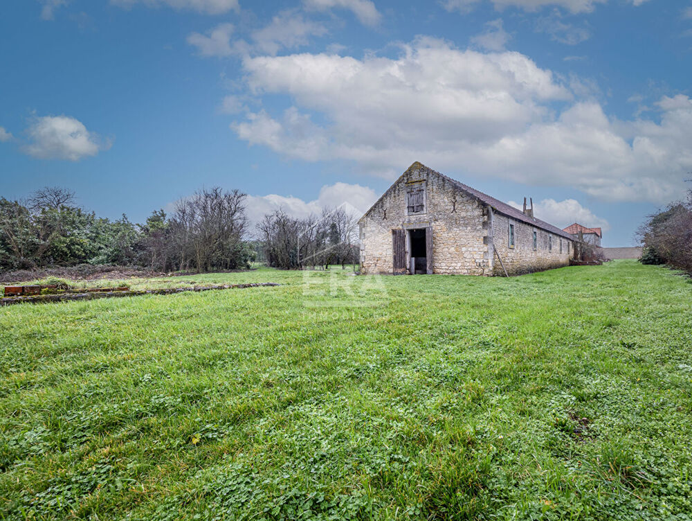 FORGES (17) - LOT À RÉHABILITER - 4380 m² DE PARCELLE