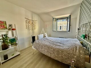 Immeuble à vendre 6 pièces 180 m²