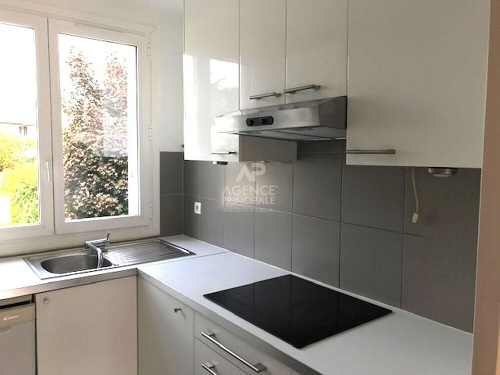 Vente Appartement Versailles Ermitage Appartement 4pièces 66.56 m² carrez situé au 1er étage avec grenier et parking Versailles