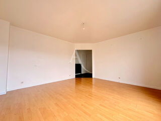 Appartement à louer 4 pièces 79 m²