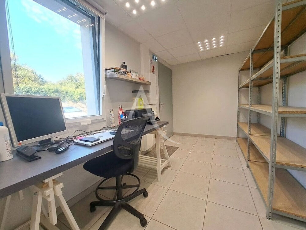 Vente Maison Local commercial de 77 m²  à MOUCHAMPS !! Mouchamps
