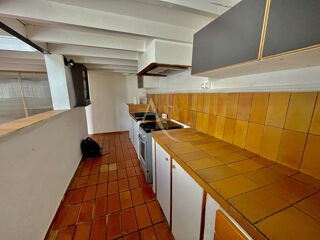  Maison à louer 5 pièces 196 m²