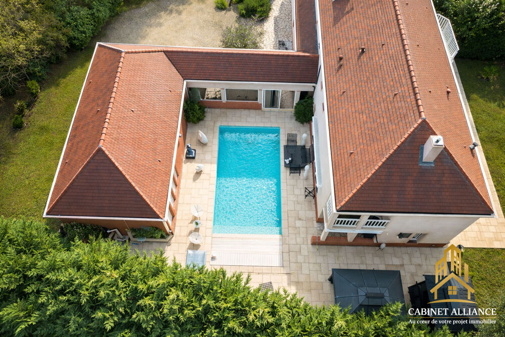 Propriété de Prestige à vendre avec une piscine