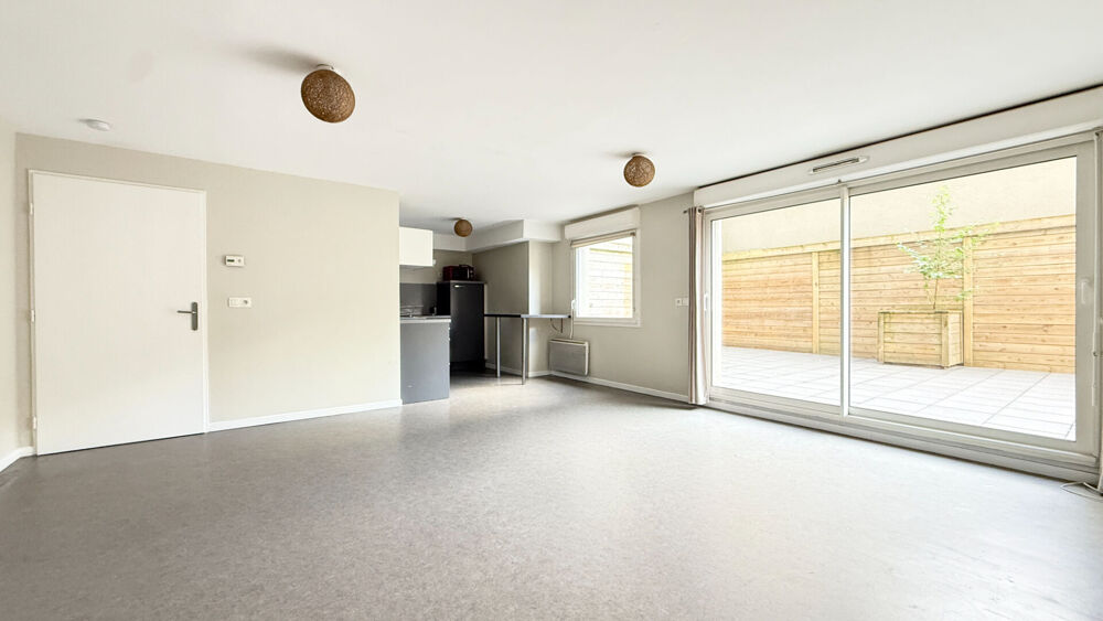 Vente Appartement LA CATHO-APPARTEMENT 2 CHAMBRES AVEC PARKING ET TERRASSE Lille