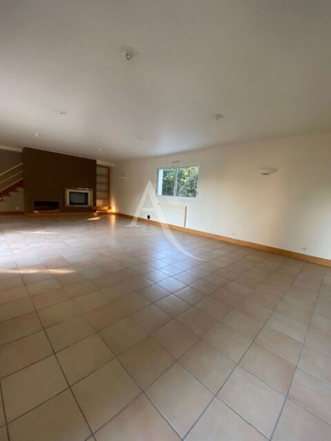  Maison � louer 5 pi�ces 180 m�